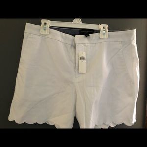 Banana republic scalloped edge shorts
